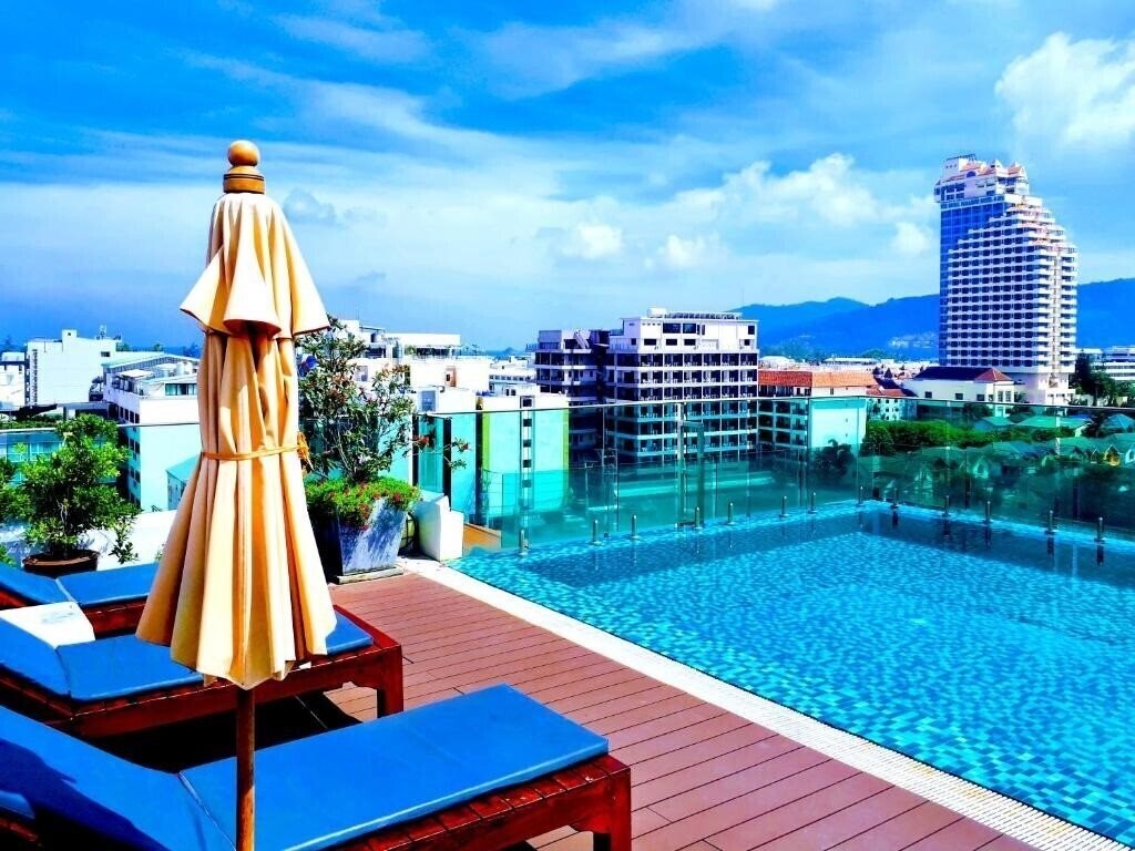 Отель Mirage Express Patong Phuket Hotel 3*