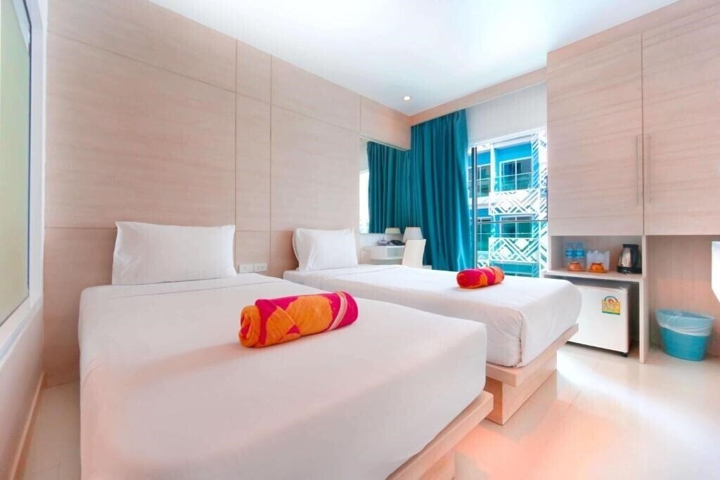 Фото Mirage Express Patong Phuket Hotel 3*
