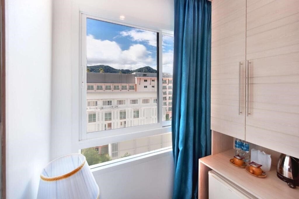 Фотография Mirage Express Patong Phuket Hotel 3*