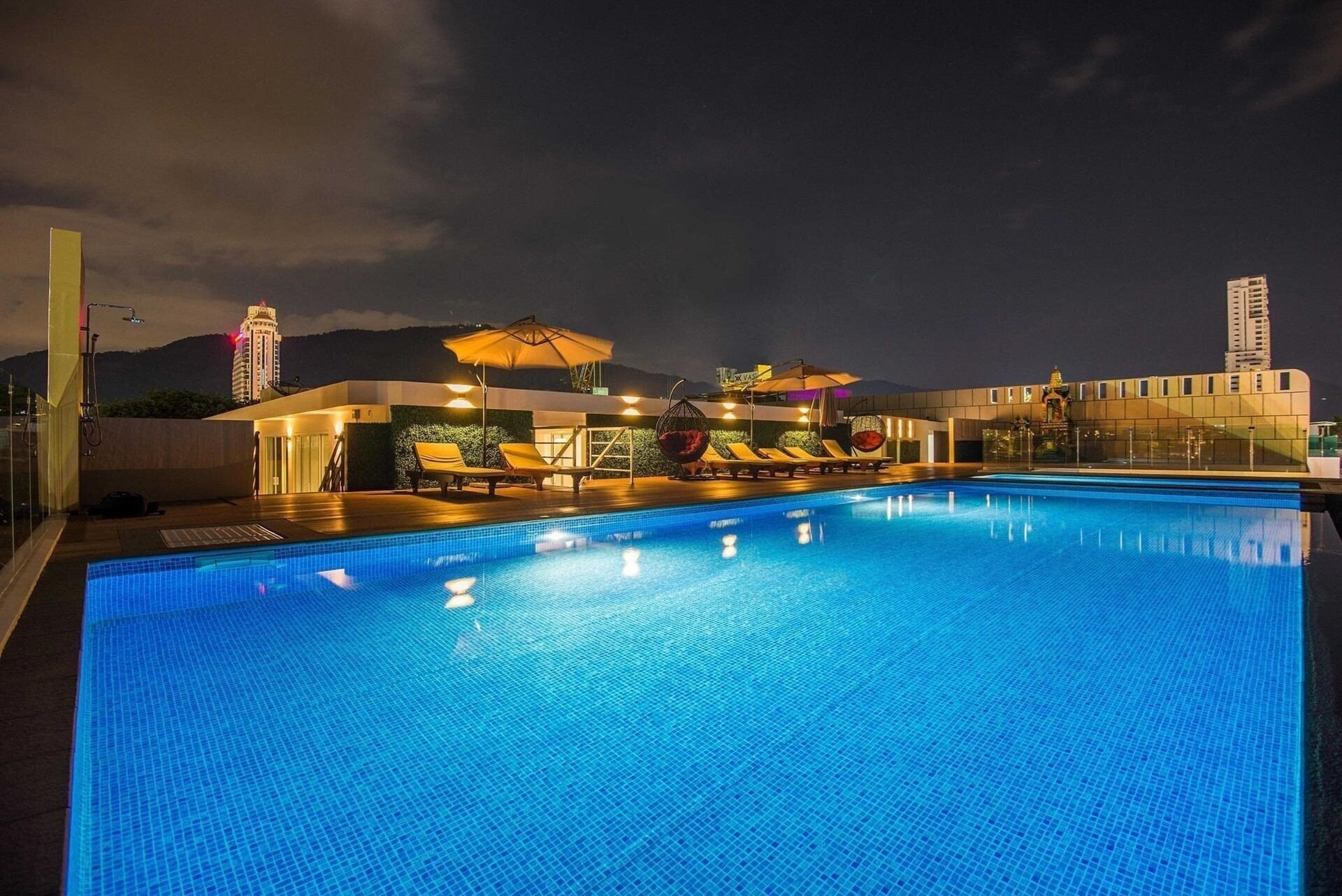 Araya Patong Beach Hotel 4* суреті