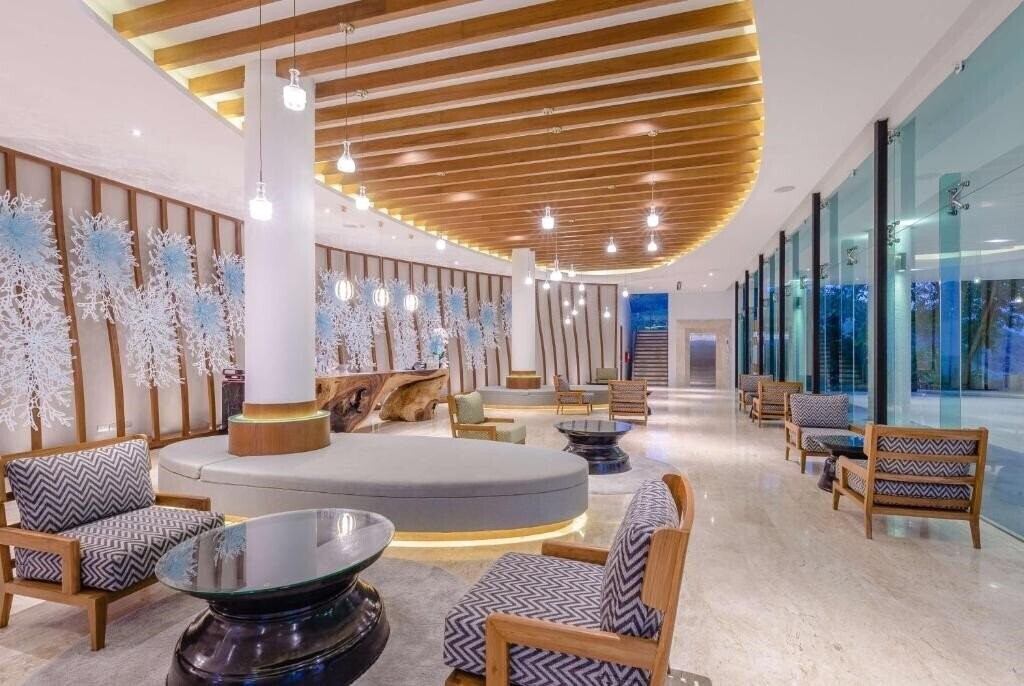 Wyndham Grand Phuket Kalim Bay 5* фотосуреті