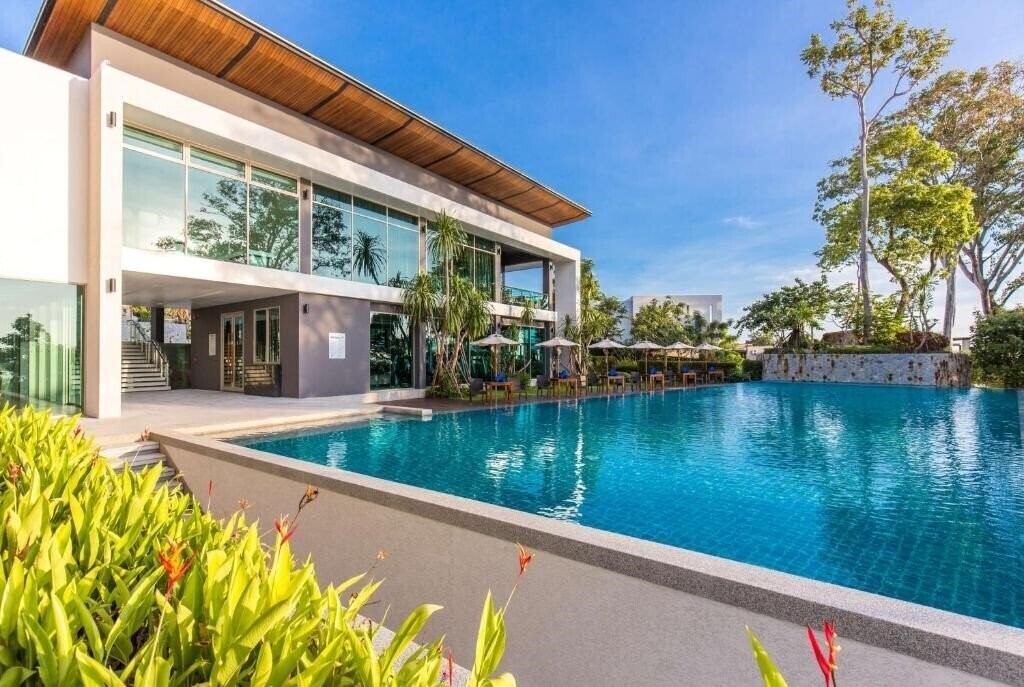 Wyndham Grand Phuket Kalim Bay 5* суреті