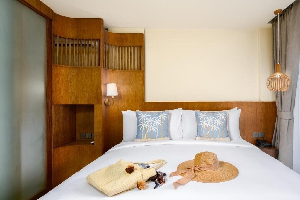 Фото Arinara Beach Resort Phuket - SHA Extra Plus 4*