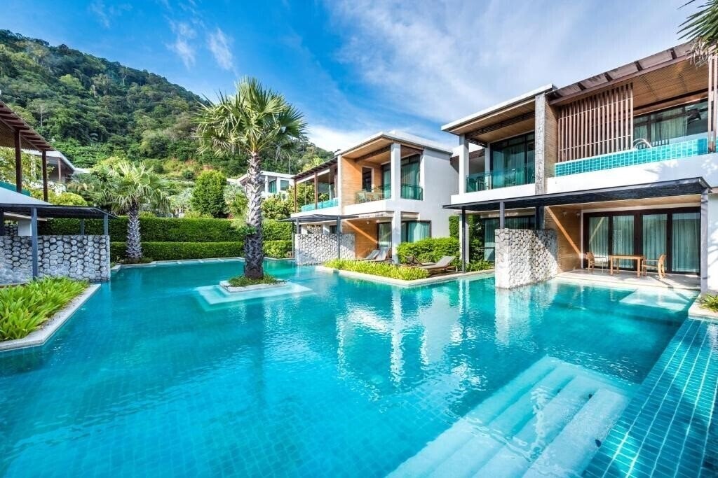 Фото Wyndham Sea Pearl Resort Phuket 5*