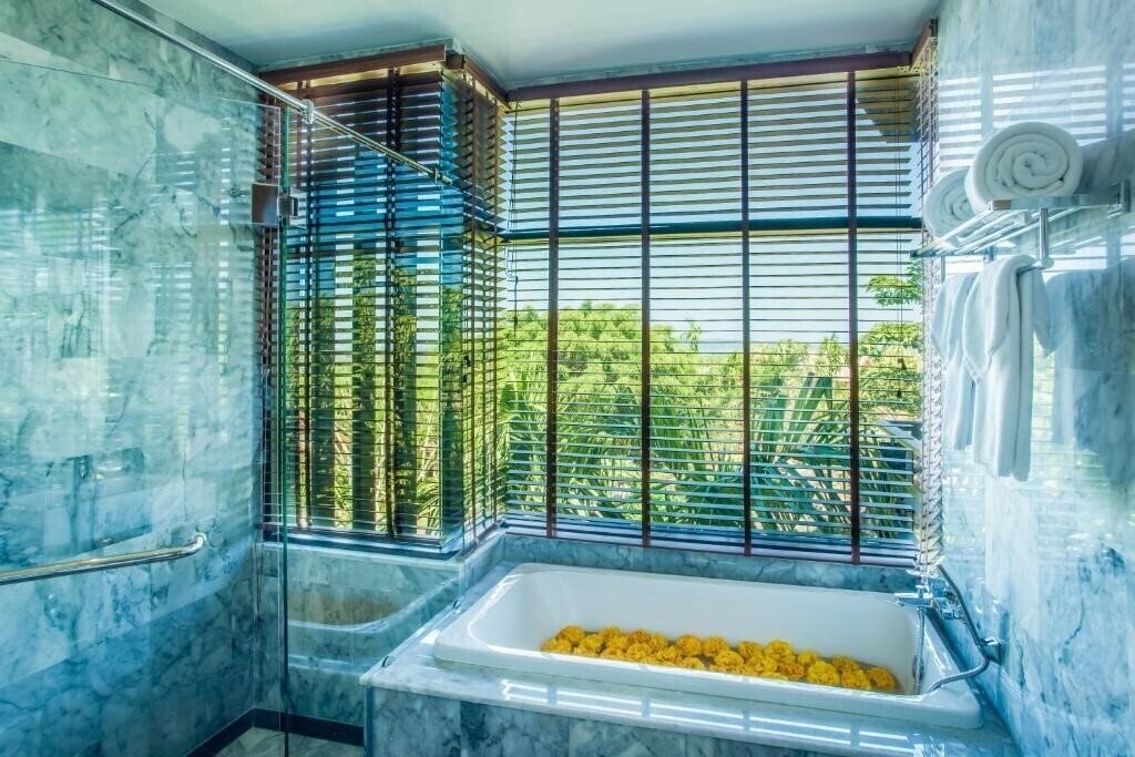 Фотография Chalong Chalet Resort & Longstay 3*