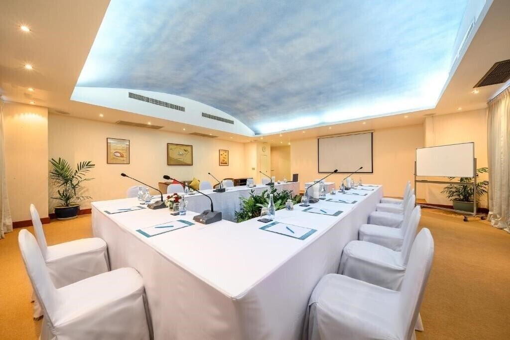 Фото The Andaman Beach Suites Hotel 4*