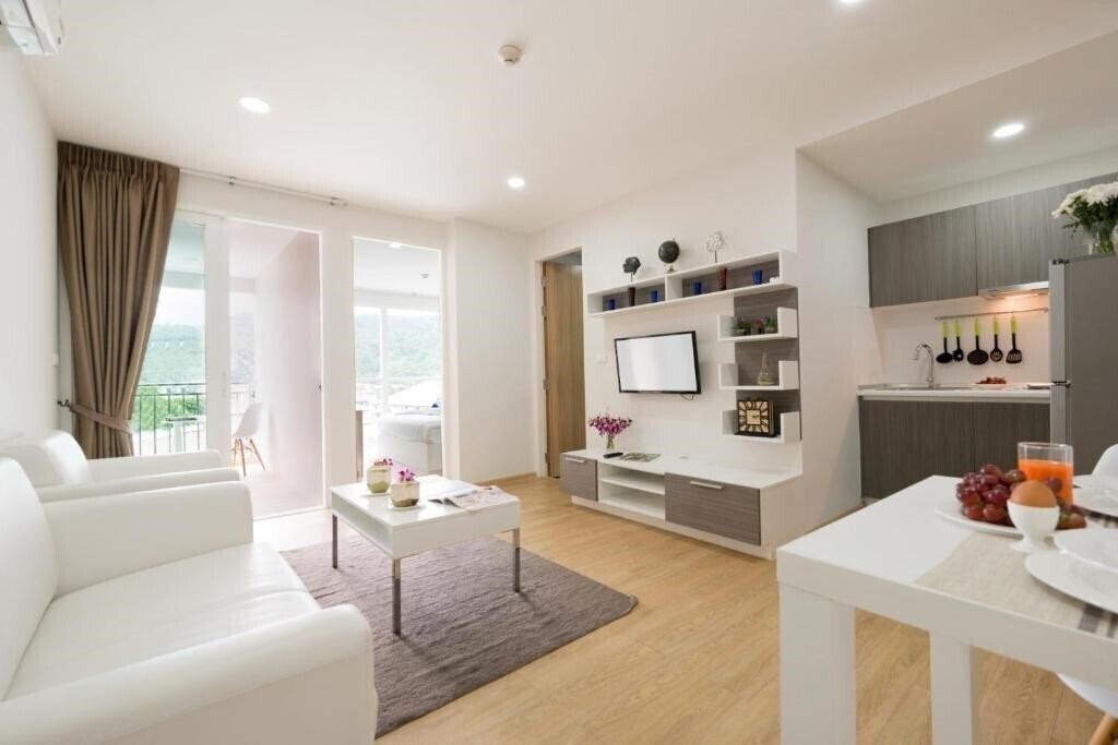 Ozone Condotel Kata Beach 4* суреті