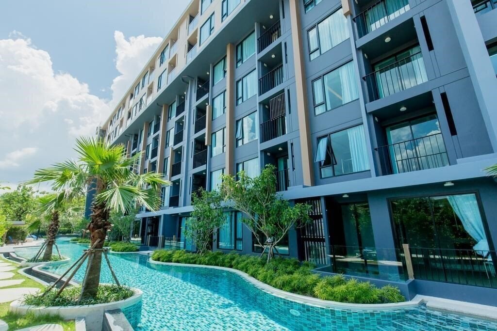Отель The Aristo Resort 4*