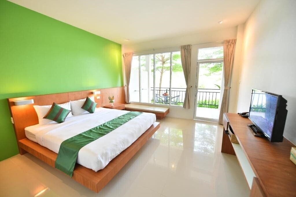 The Touch Green, Naiyang 3* фотосуреті