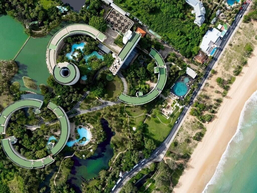 Фотография Pullman Phuket Arcadia Karon Beach Resort 5*