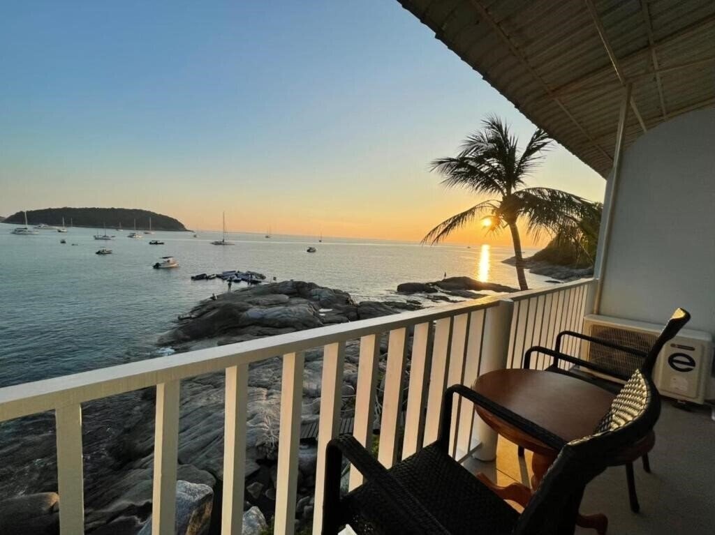 Naiharn On The Rock Resort 3* фотосуреті