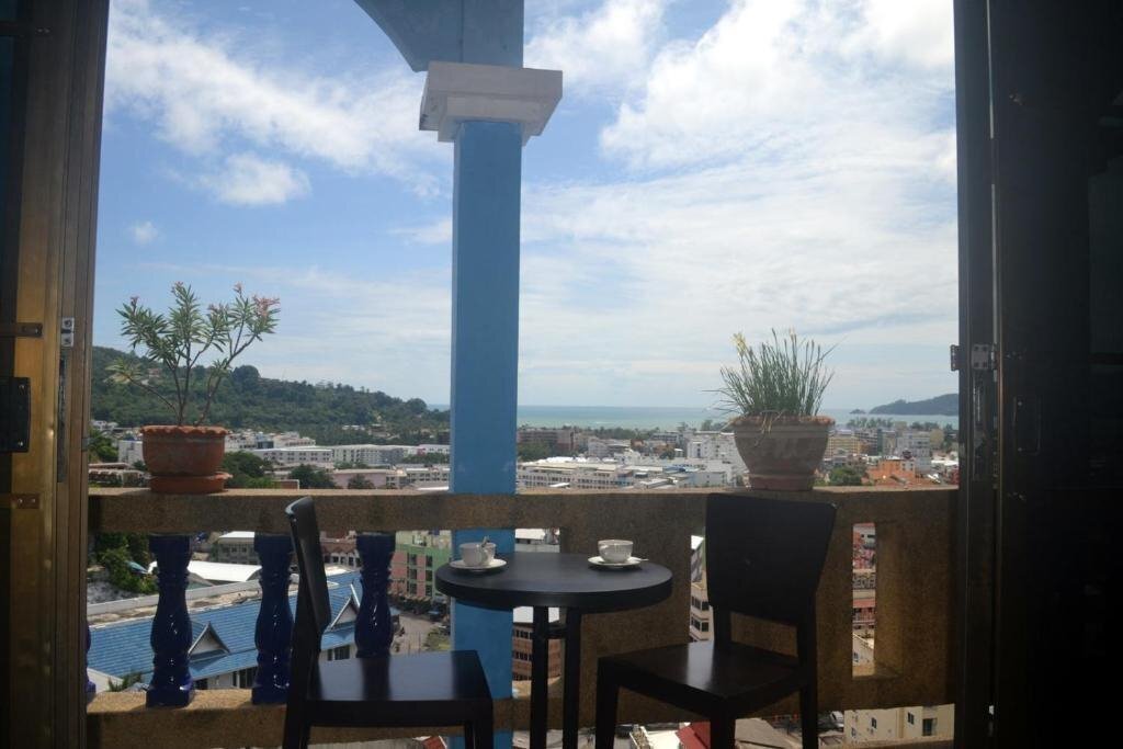 On Hill Residence Patong Phuket 3* суреті