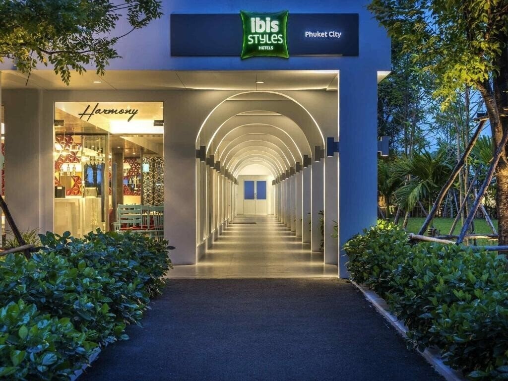 Отель Ibis Styles Phuket City 3*