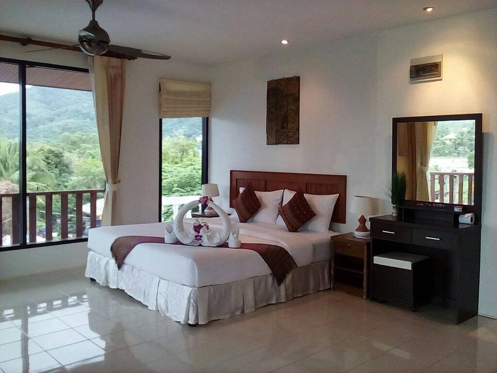 Изображение Baan Chayna Lounge Resort 3*