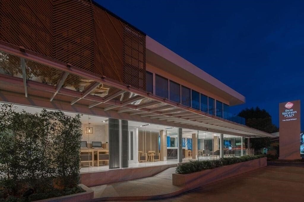 Изображение Beachfront Phuket 4*