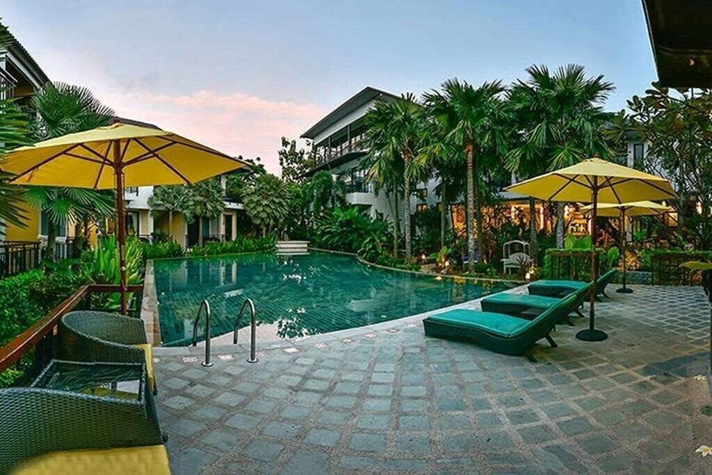 Coco Retreat Phuket Resort And Spa 3* қонақ үйі