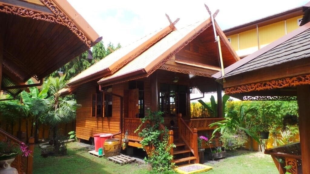 Картинка Golden Teak Resort - Baan Sapparot 3*