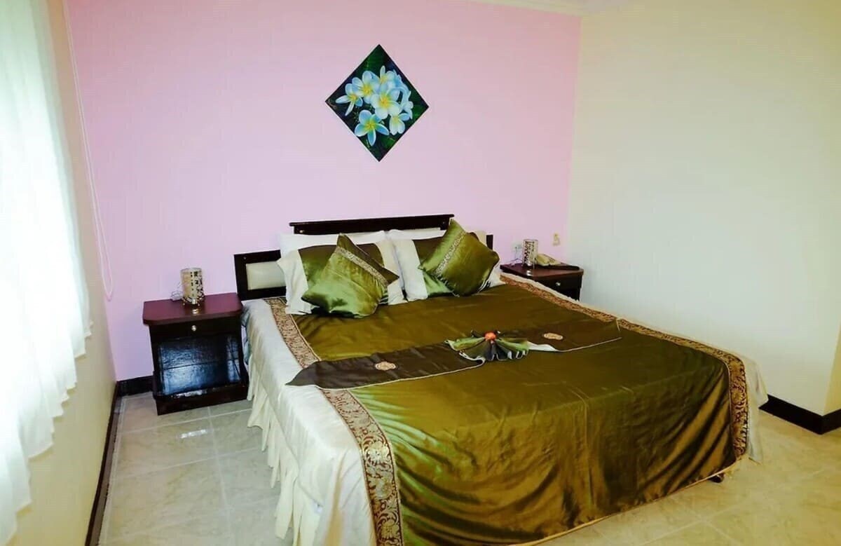 Adonis Guest House 2* суреті