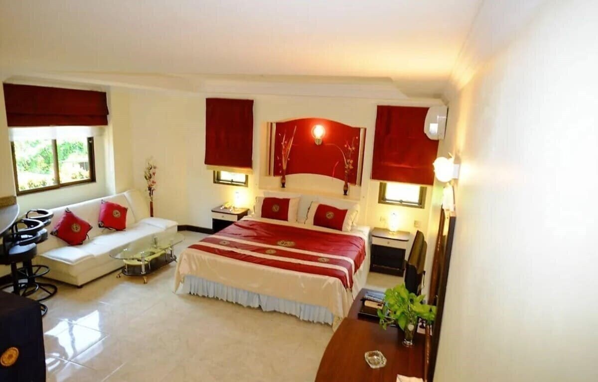 Adonis Guest House 2* суреті