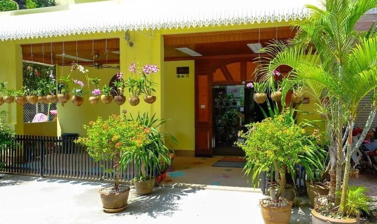 Adonis Guest House 2* қонақ үйі