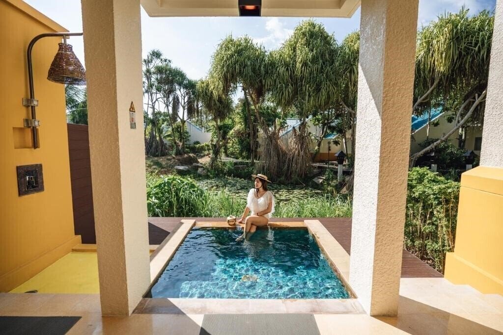 Изображение Movenpick Resort & Spa Karon Beach Phuket 5*