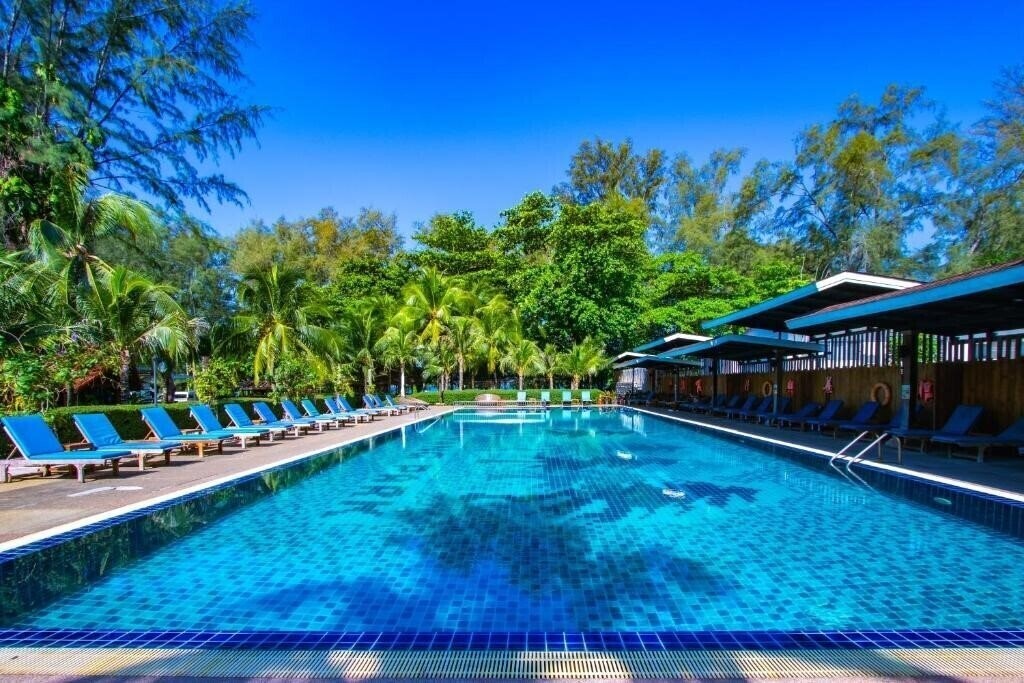 Отель Naiyang Park Resort 4*