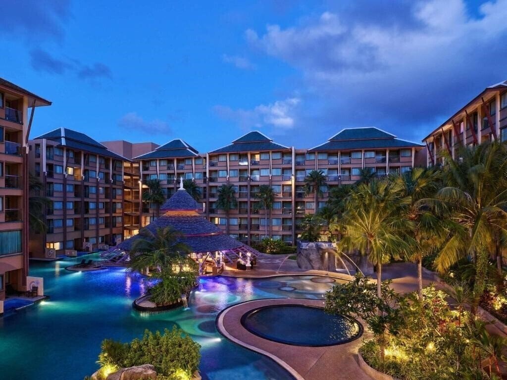 Отель Novotel Phuket Vintage Park 4*