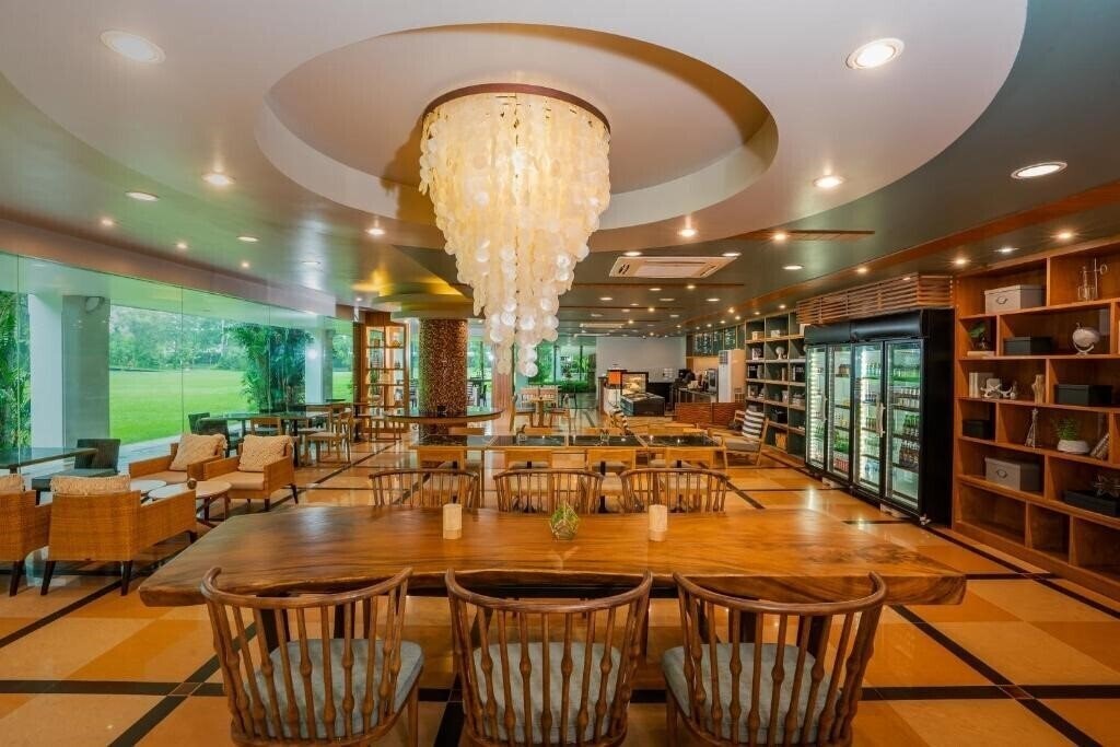 Naithonburi 4* фотосуреті