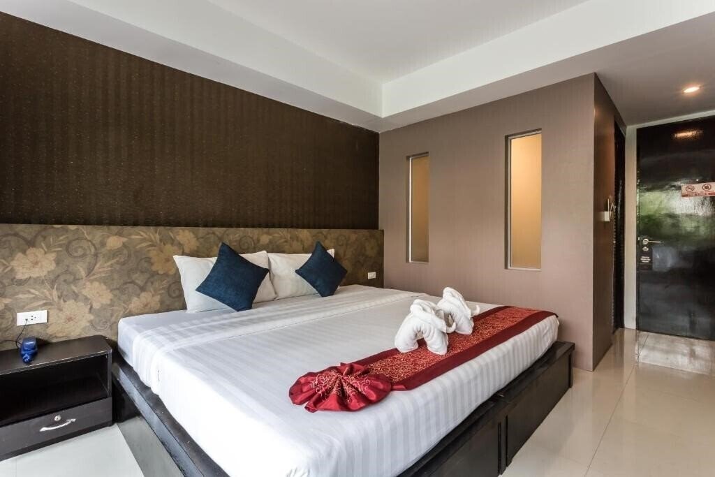 Картинка 7q Patong Beach Hotel 3*
