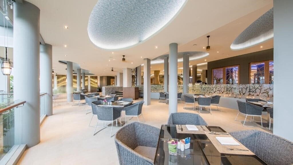 Crest Resort Pool Villas 5* фотосуреті