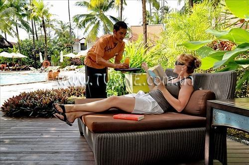 Patong Beach Hotel 4* суреті