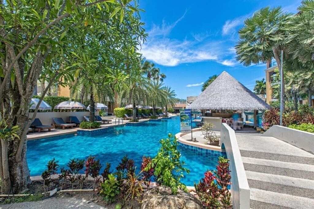 Отель Rawai Palm Beach Resort 4*