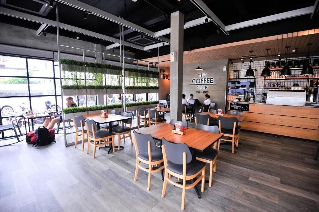 Glur Phuket Patong Beach 3* фотосуреті