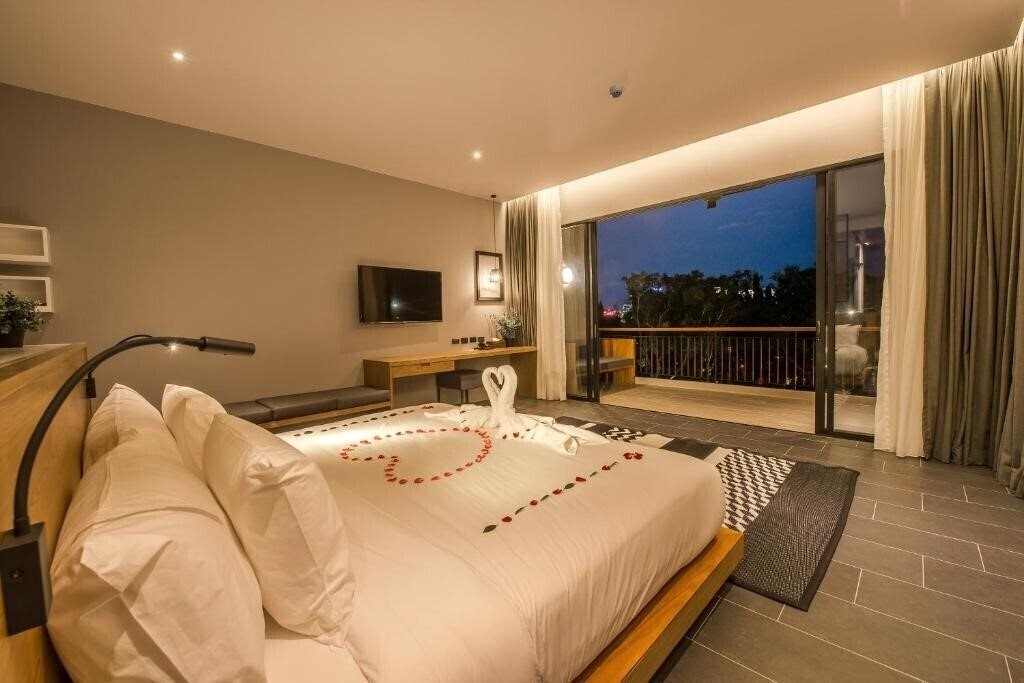 The Gallery Hotel Naiharn 3* суреті