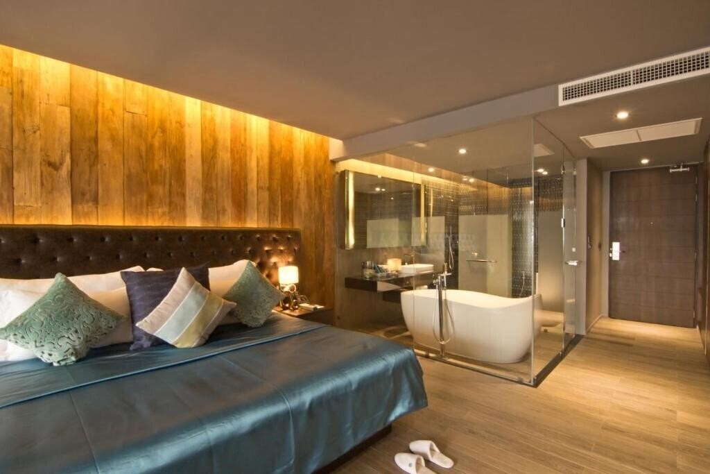 Away Phuket Le Coral 5* қонақ үйі