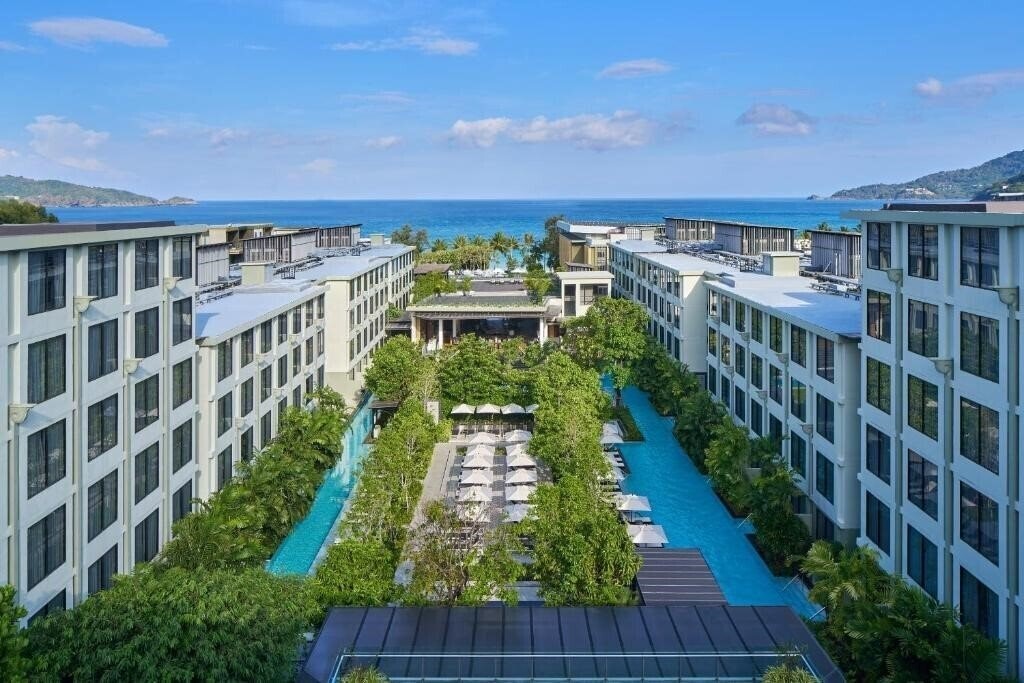 Картинка Four Point By Sheraton Phuket Patong Beach Resort 4*