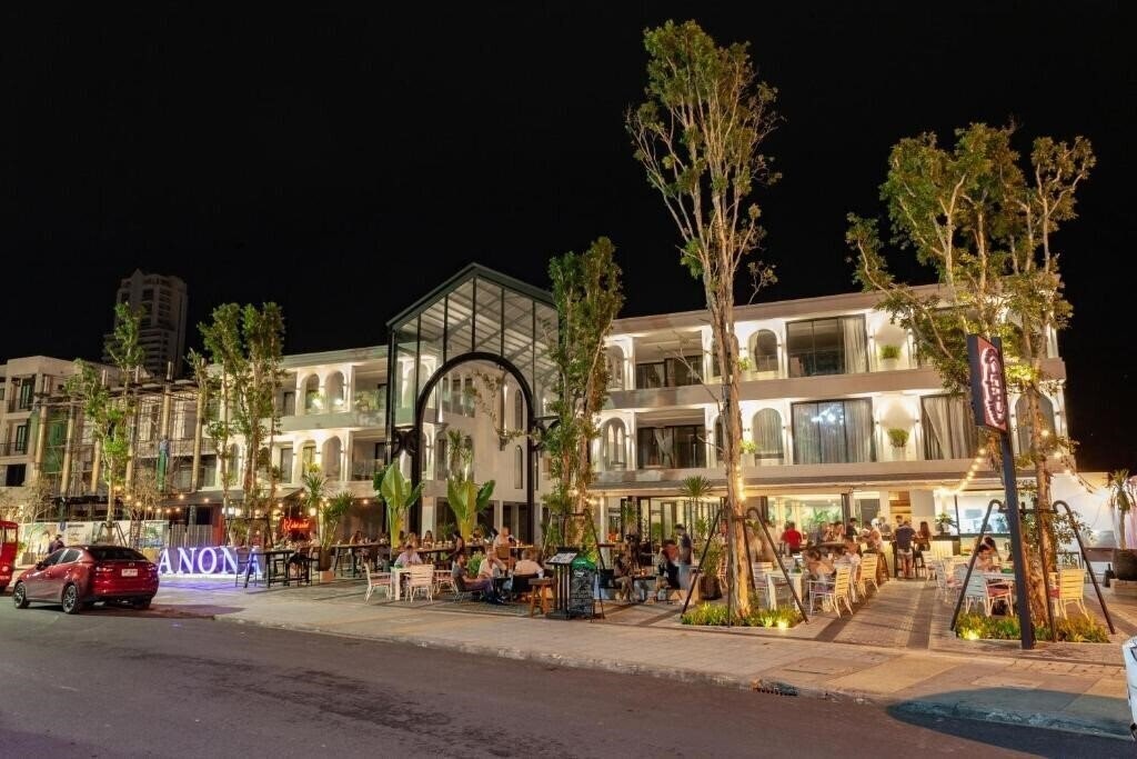 Картинка Anona Beachfront Phuket Resort 4*