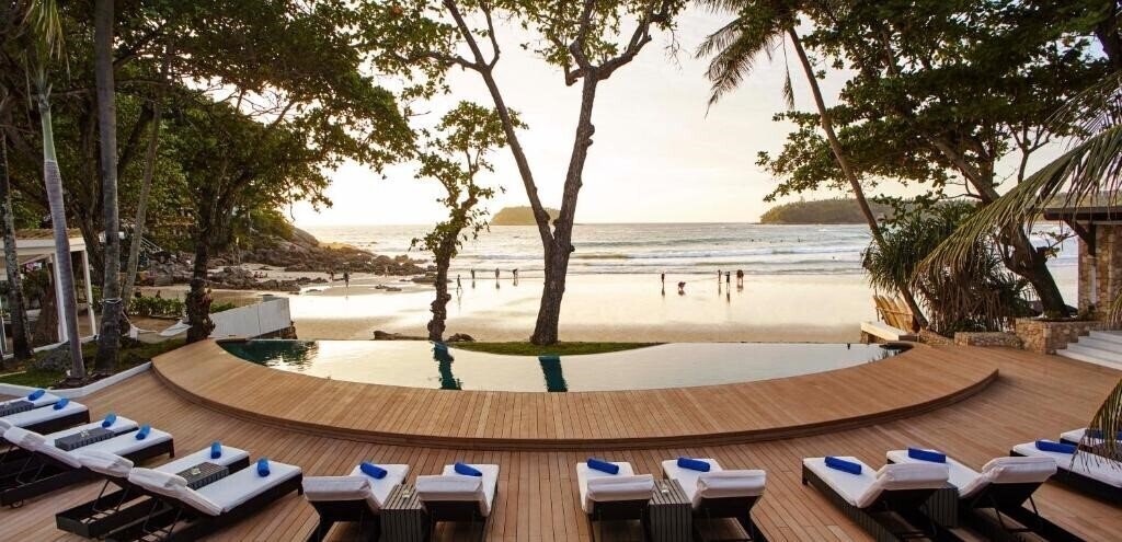 Отель The Boathouse Phuket 4*
