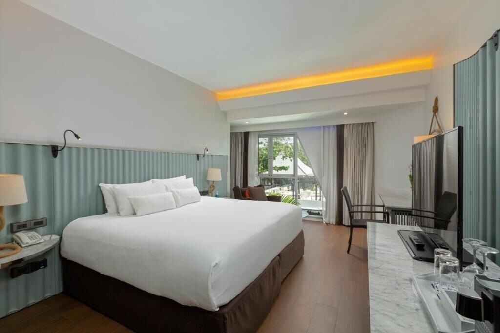Фото The Boathouse Phuket 4*