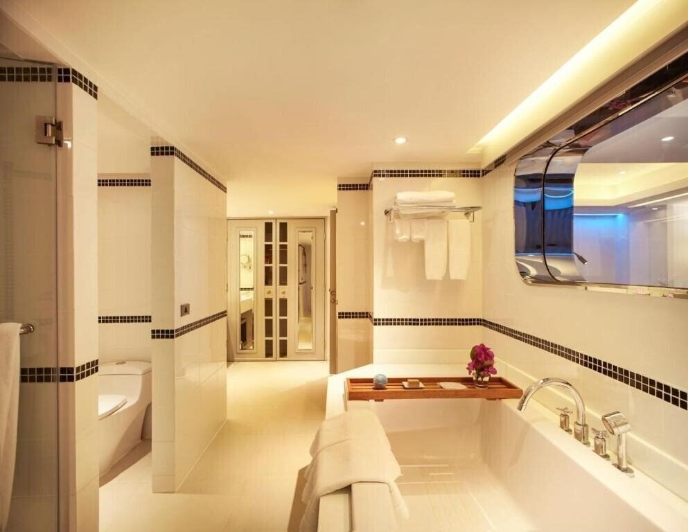 Изображение The Boathouse Phuket 4*