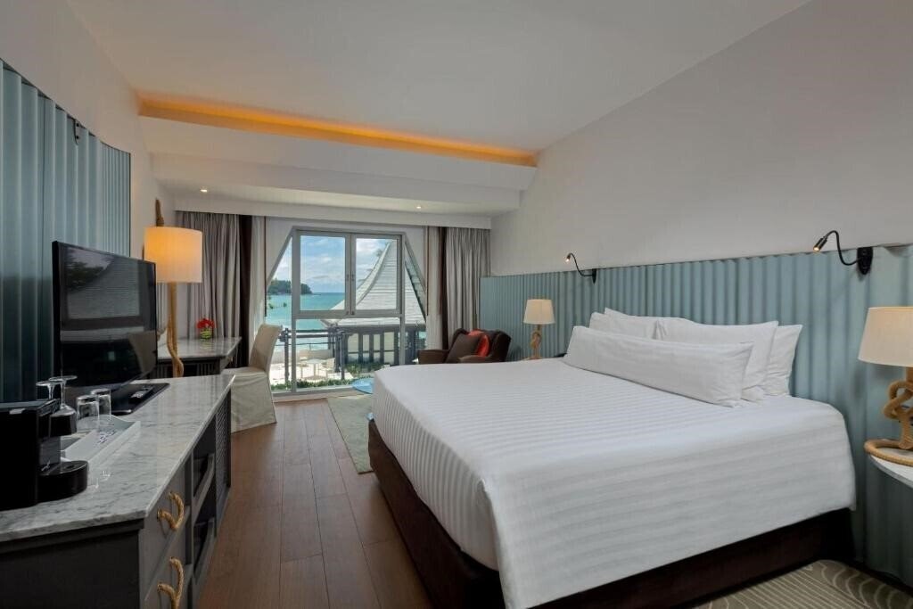 Картинка The Boathouse Phuket 4*