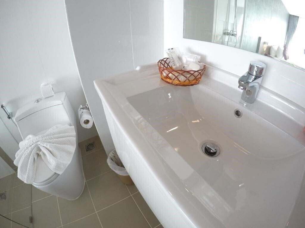 Фото Phoenix Patong Hotel 3*