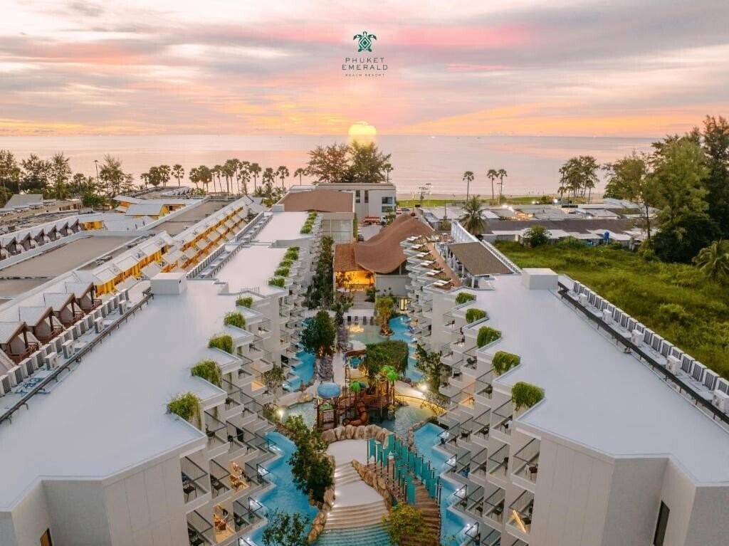Отель Phuket Emerald Beach Resort 5*