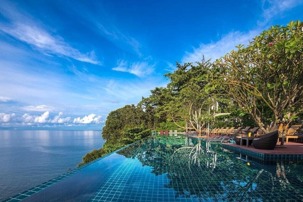 Фото Zenmaya Oceanfront Phuket 5*