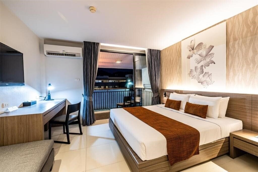 Citrus Patong Hotel 4* суреті
