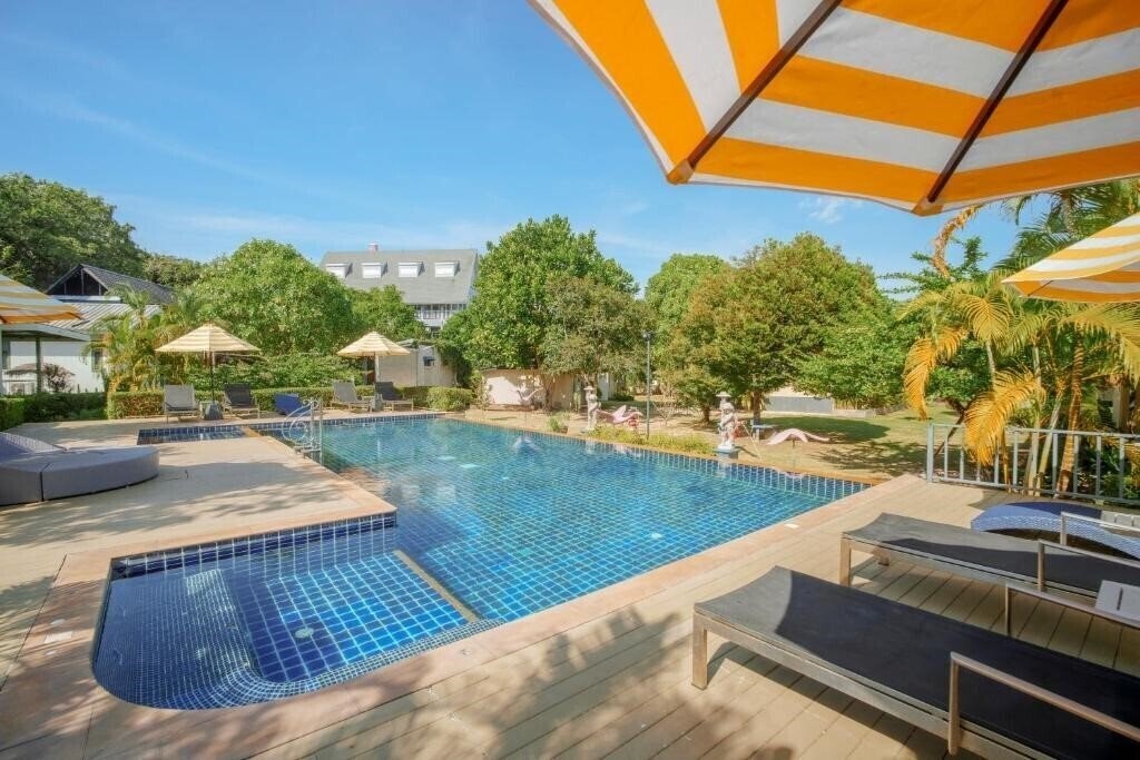 The Perennial Resort 3* қонақ үйі
