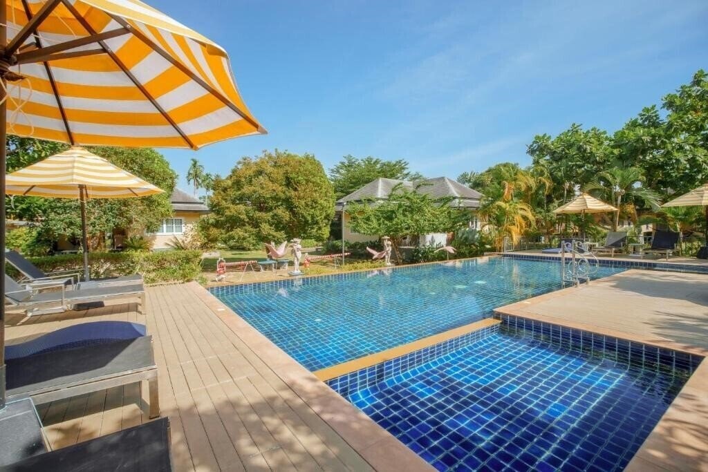 The Perennial Resort 3* суреті