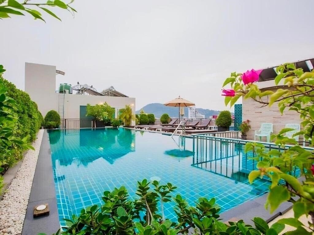 77 Patong Hotel & Spa 3* қонақ үйі
