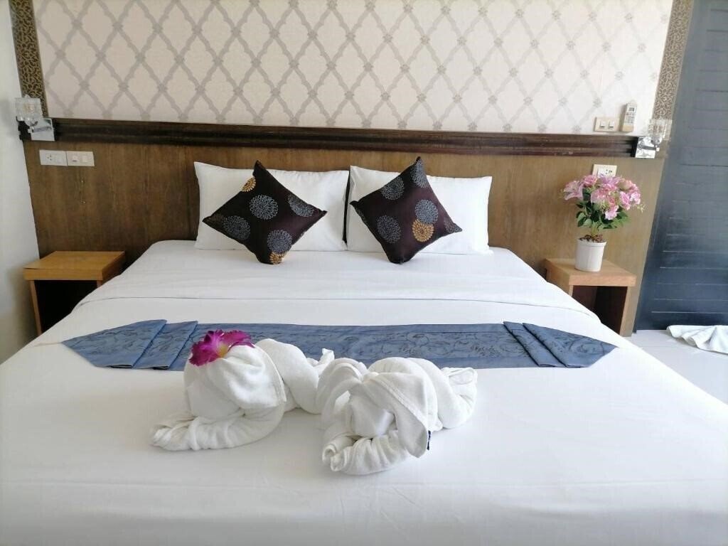 Nj Patong Hotel 3* суреті