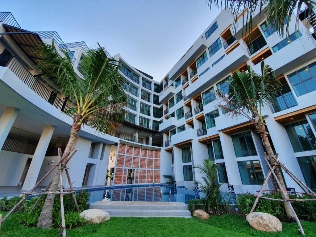 Atom Phuket Hotel 3* фотосуреті